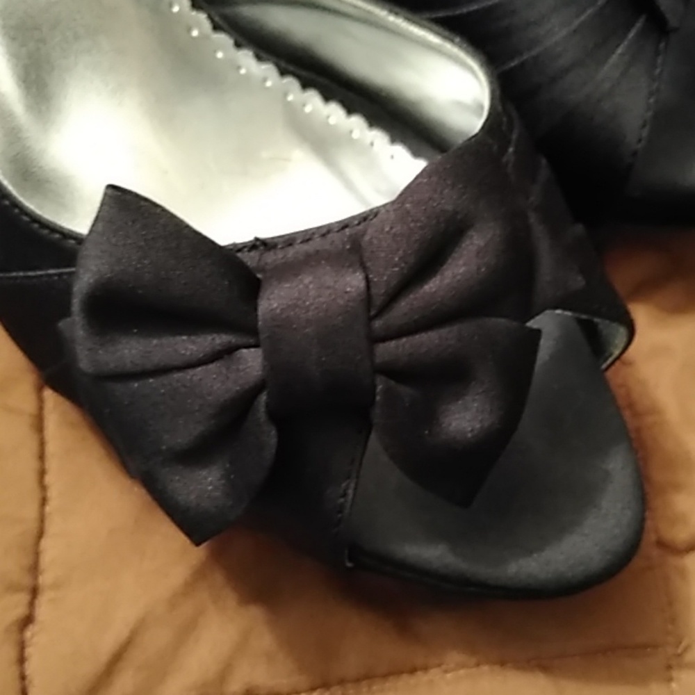 Michaelangelo black satin peep toe - Picture 4 of 6